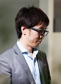 住宅プランナー男性スタッフ
